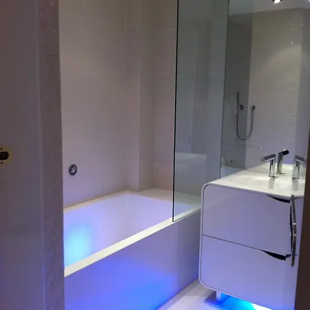 فندق إي سويت 5*