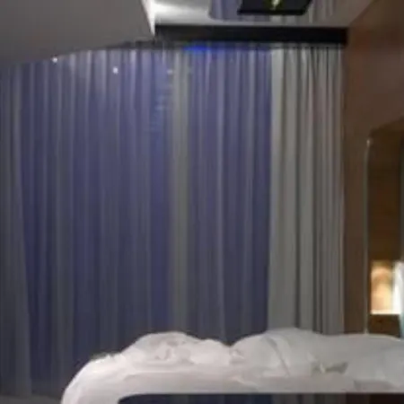 I-suite ホテル 5*