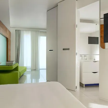 I-suite Hotel
