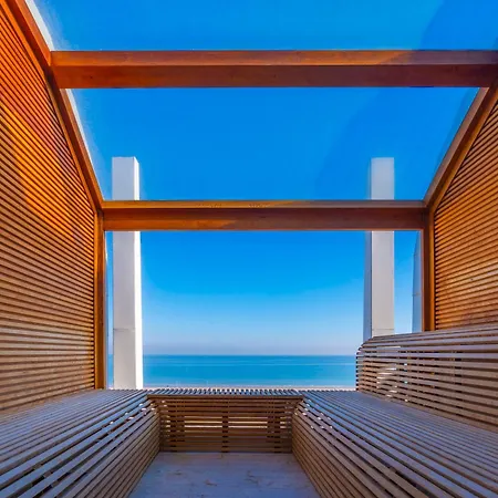 I-suite Hotel