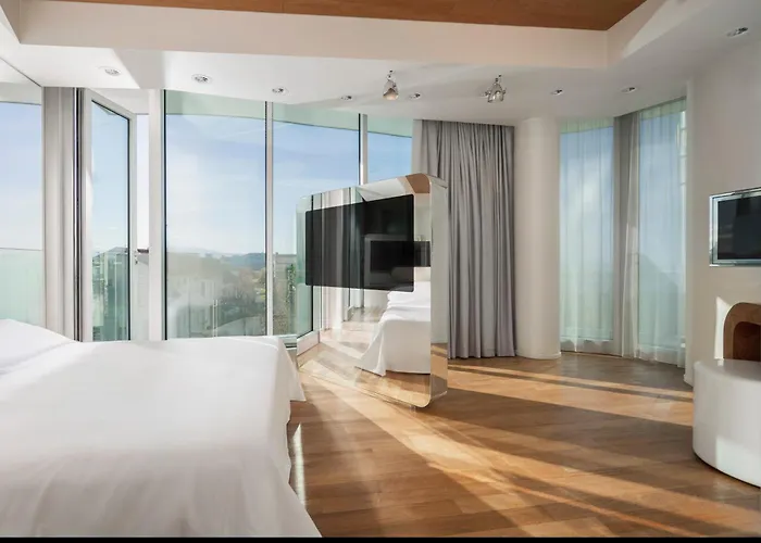 I-suite Hotel