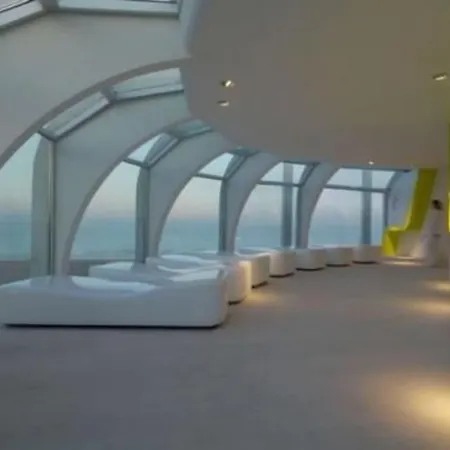 I-suite Hotel 5*
