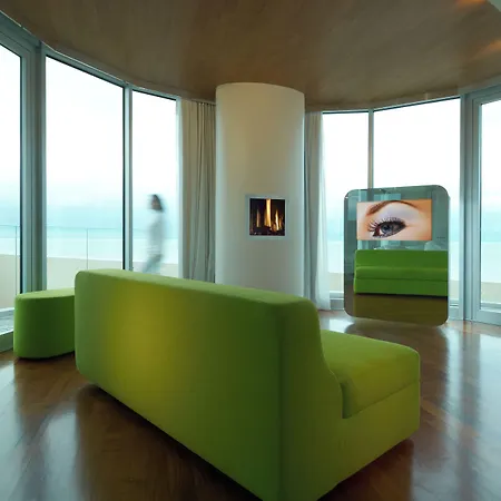I-suite Hotel