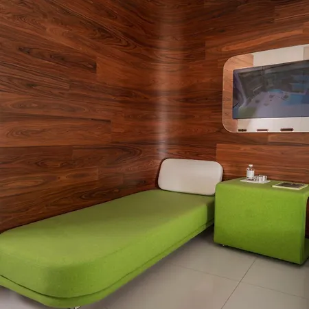 I-suite Hotel