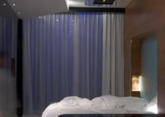 I-suite Ξενοδοχείο 5*