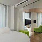 Отель I-suite 5*