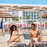 I-suite Отель Римини